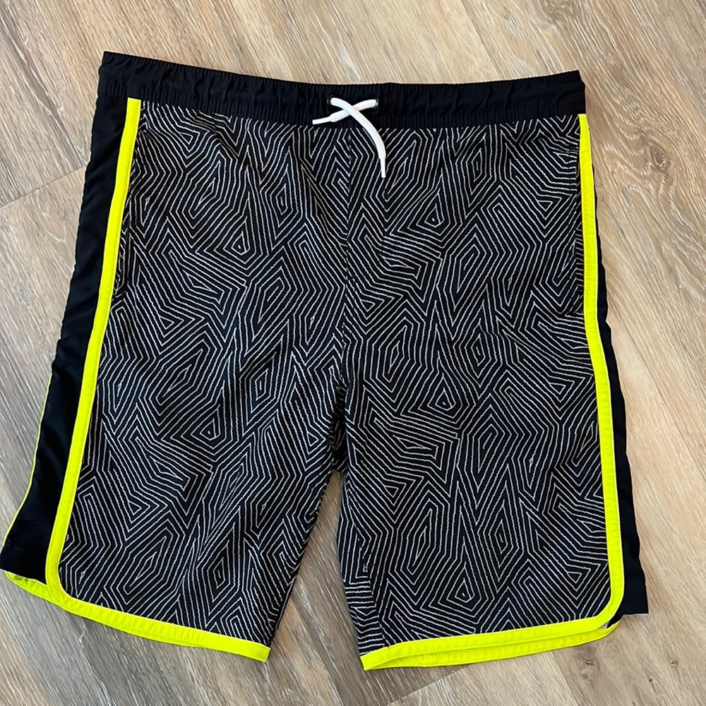 Lands’ End swimming trunks – Boys size large (14–16)